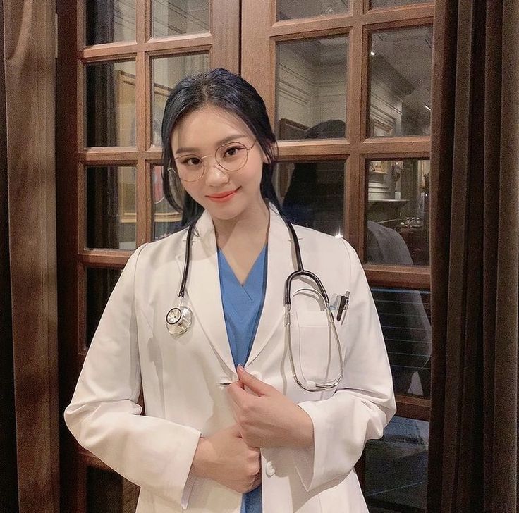 dr. Adhiningsih Yulianti, M.Gizi